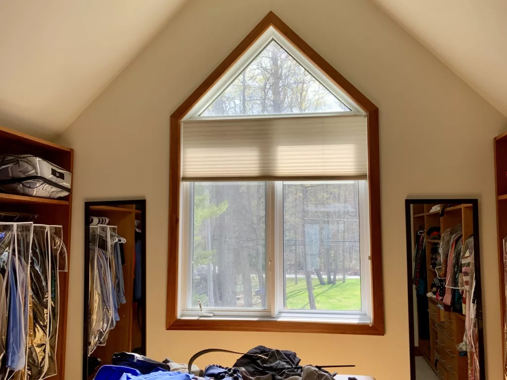 Closet room without shutters